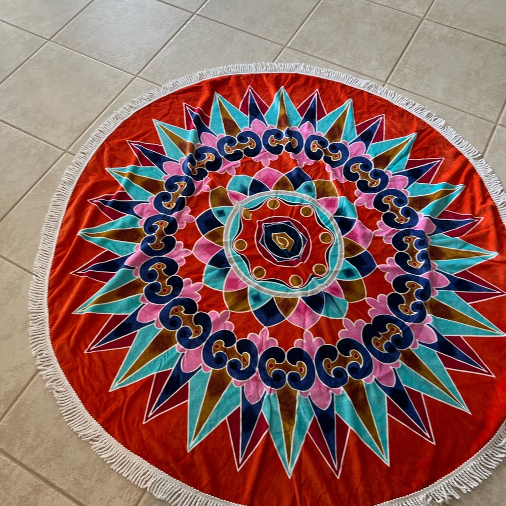 Round Beach Towel - Luni - Red Oxcart Wheel
